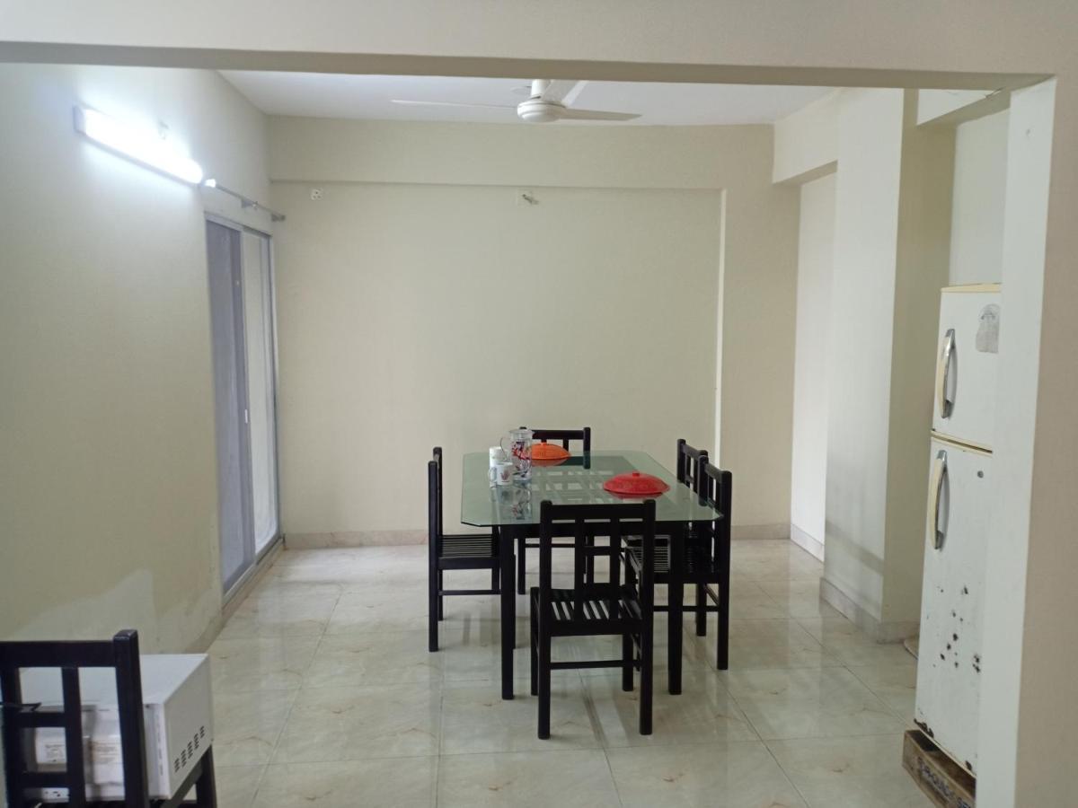 Peaceful Living Behind Dhaka Airport, Uttara Sector 18, Only For Long Time Stay Dış mekan fotoğraf